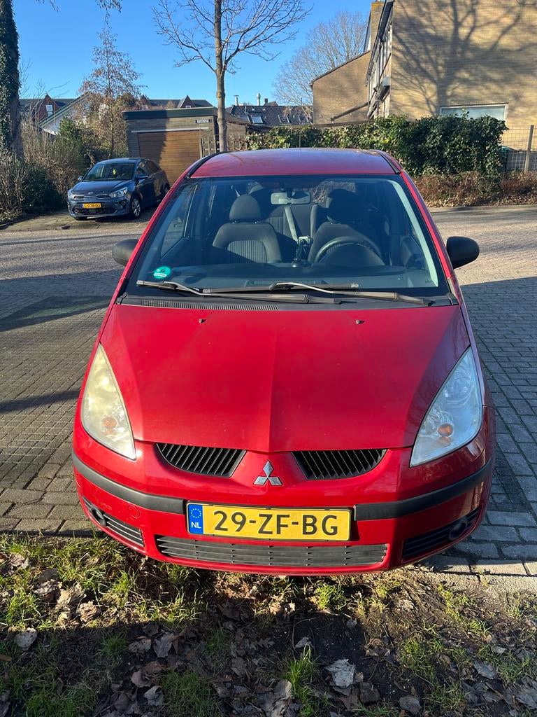 Mitsubishi Colt 1.3 CZ5 2008 Rood, Auto's, Mitsubishi, 31 €/maand, Colt, Origineel Nederlands, Handgeschakeld