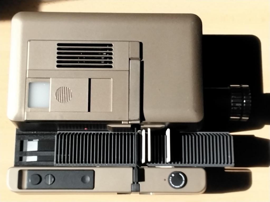 Zeiss Ikon Unimat Afs 300 Av diaprojetor met extra's, Audio, Tv en Foto, Ophalen of Verzenden, Gebruikt