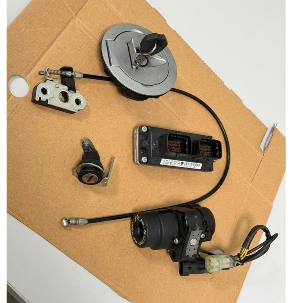 Ducati 848 Streetfighter Lockset + ECU (2011–2016) 65240211A, Motoren, Onderdelen | Ducati, Gebruikt, Ophalen of Verzenden, H