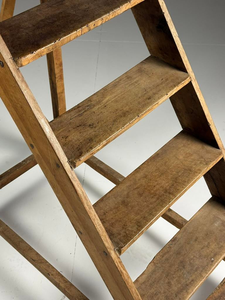 Bibliotheektrap landelijk groot, Ophalen of Verzenden, Zo goed als nieuw, 2 tot 4 meter