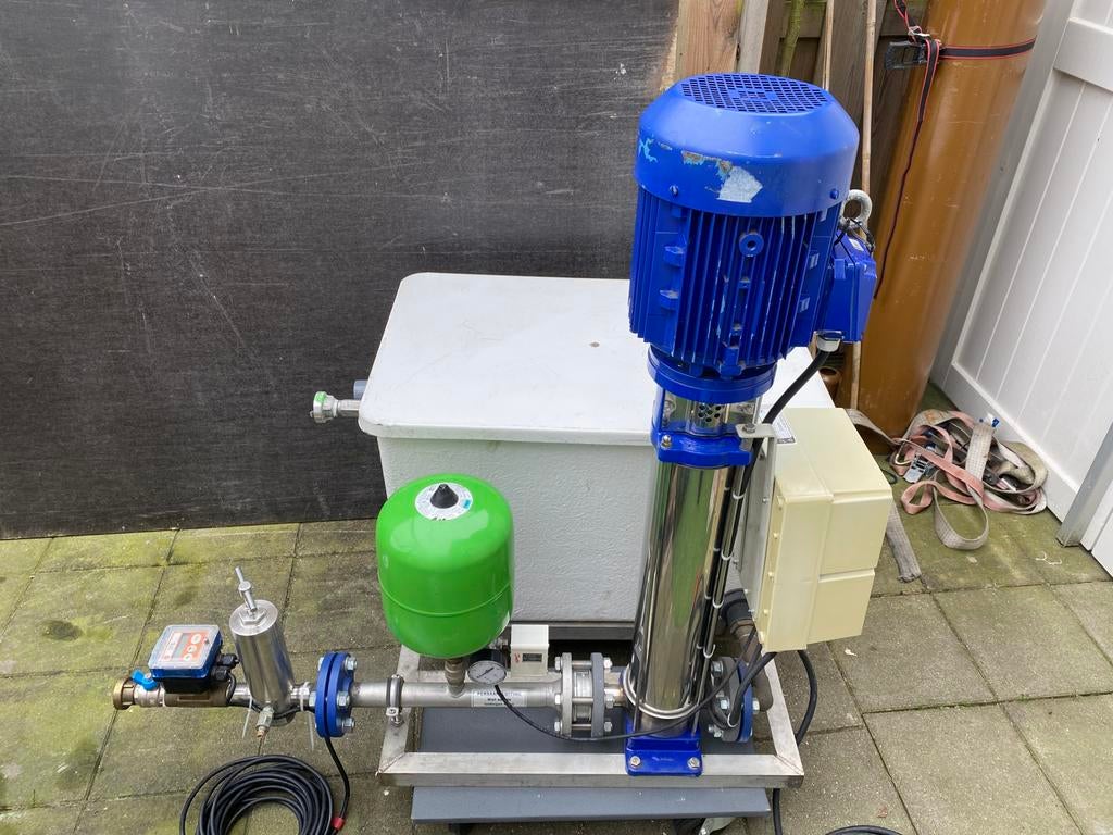 Meertraps centrifugaalpomp 16,7 bar hydrofoor, Ophalen