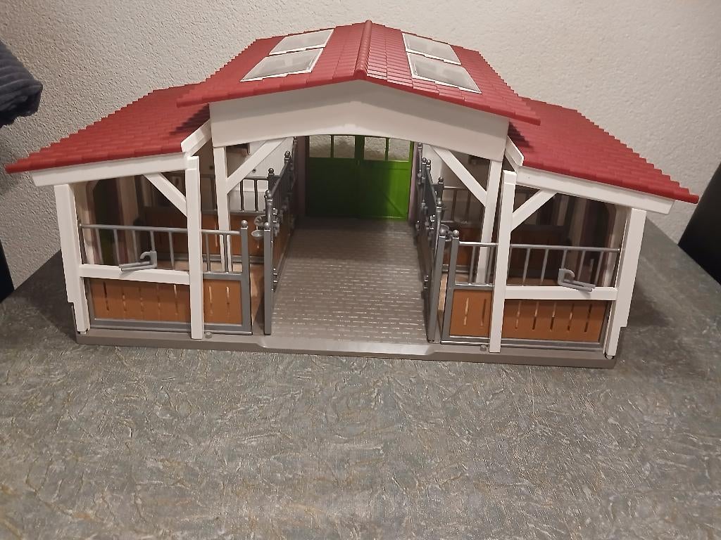 schleich stal izgst. weinig mee gespeeld, Ophalen of Verzenden, Zo goed als nieuw