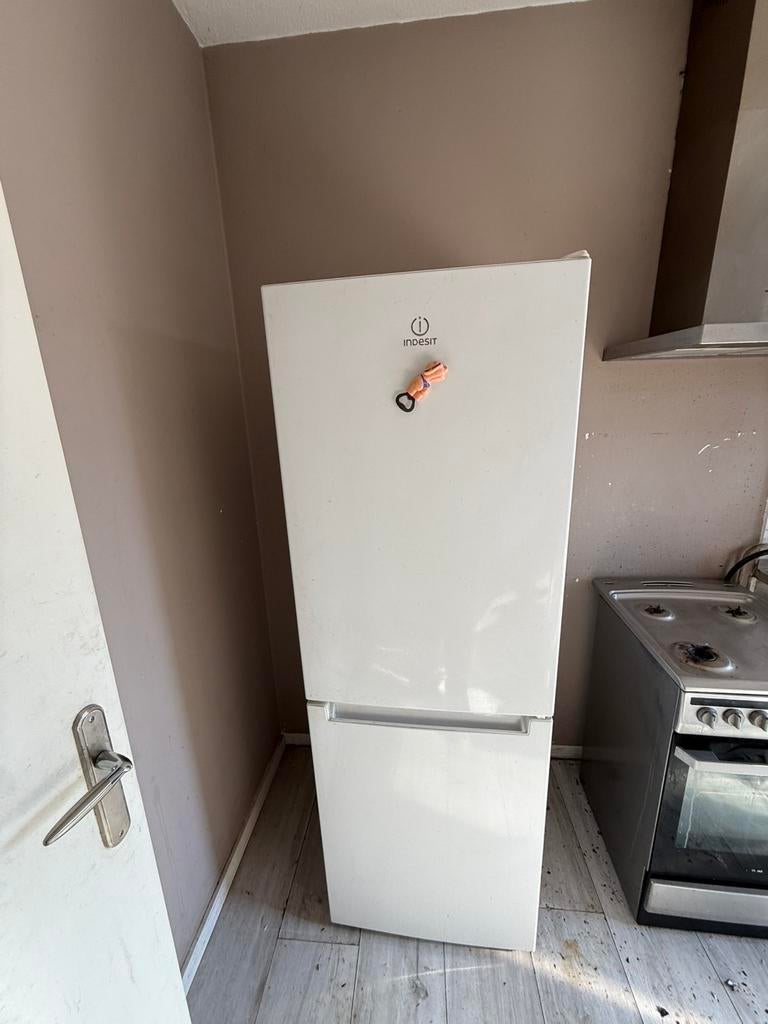 Goeie Koelkast, Witgoed en Apparatuur, Koelkasten en IJskasten, Zonder vriesvak, 200 liter of meer, Zo goed als nieuw, 160 cm of meer