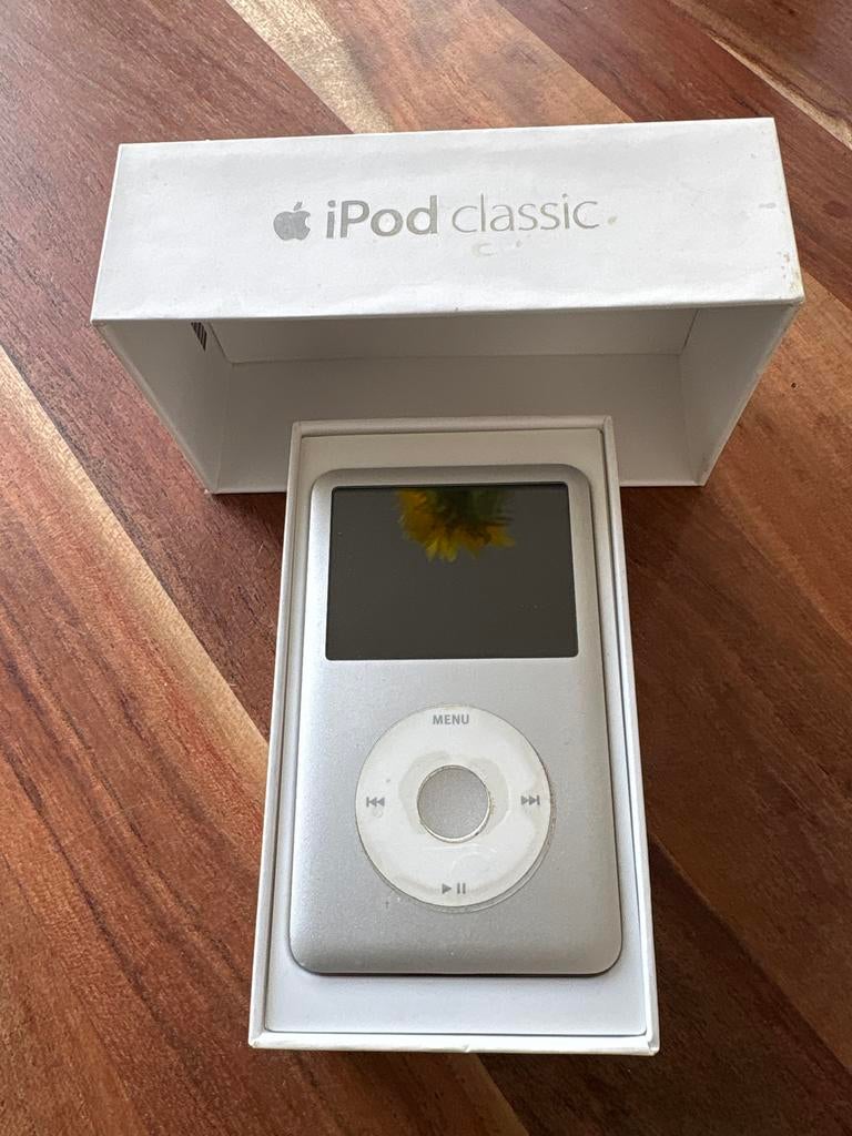 iPod Classic 160 GB met originele verpakking en oplaadkabel, Audio, Tv en Foto, Mp3-spelers | Apple iPod, Gebruikt, Classic, 40 GB en meer