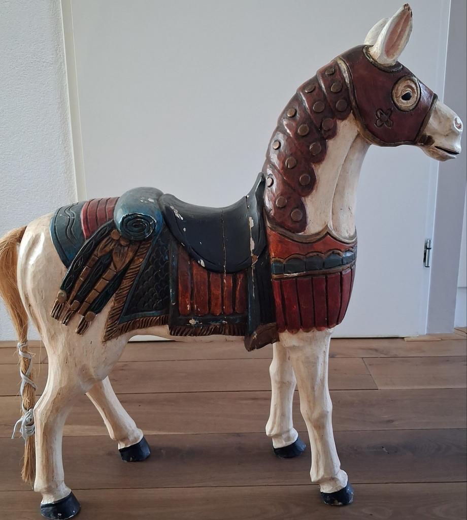 Decoratief paard, Ophalen