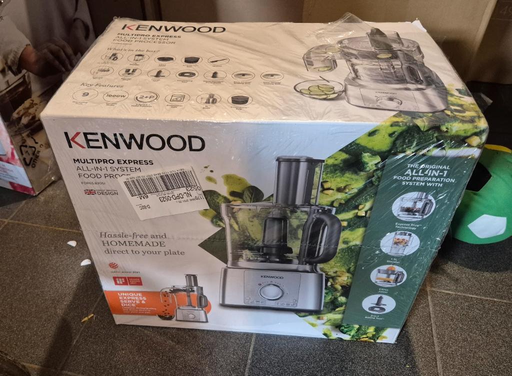 Kenwood Multipro Express all-in-1 system FDP65.820SI, 4 liter of meer, Ophalen of Verzenden, Nieuw, 3 snelheden of meer