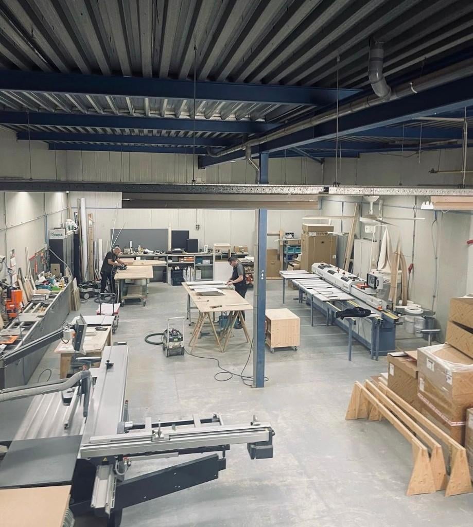 compleet ingerichte werkplaats in Helmond, Ophalen