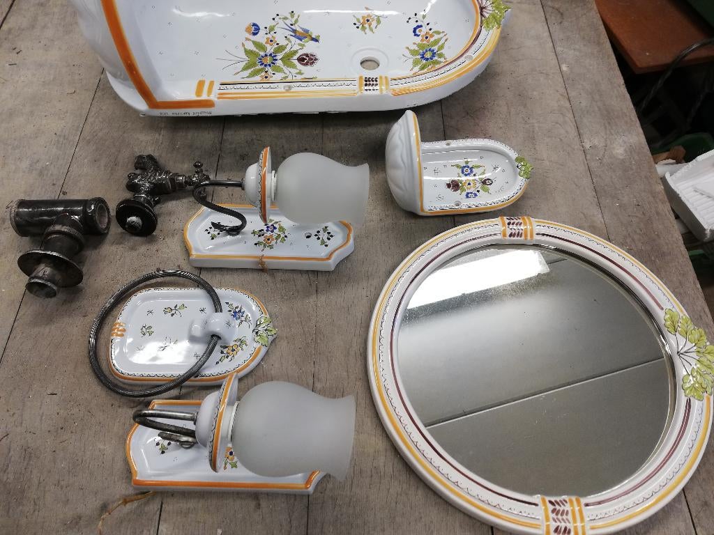 Fontein hoge rug (inbouw) spiegel, zeepbak, handdoekring etc, Ophalen