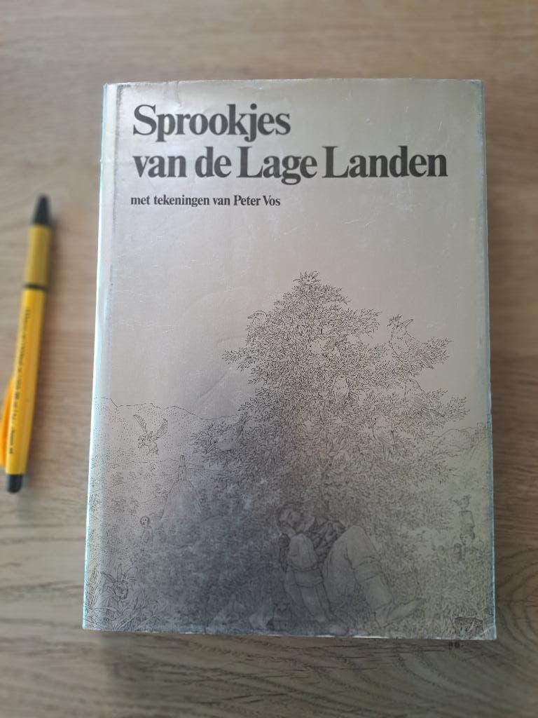 SPROOKJES VAN DE LAGE LANDEN. TEKENINGEN PETER VOS., Boeken, Ophalen of Verzenden, Gelezen, Eelke de Jong