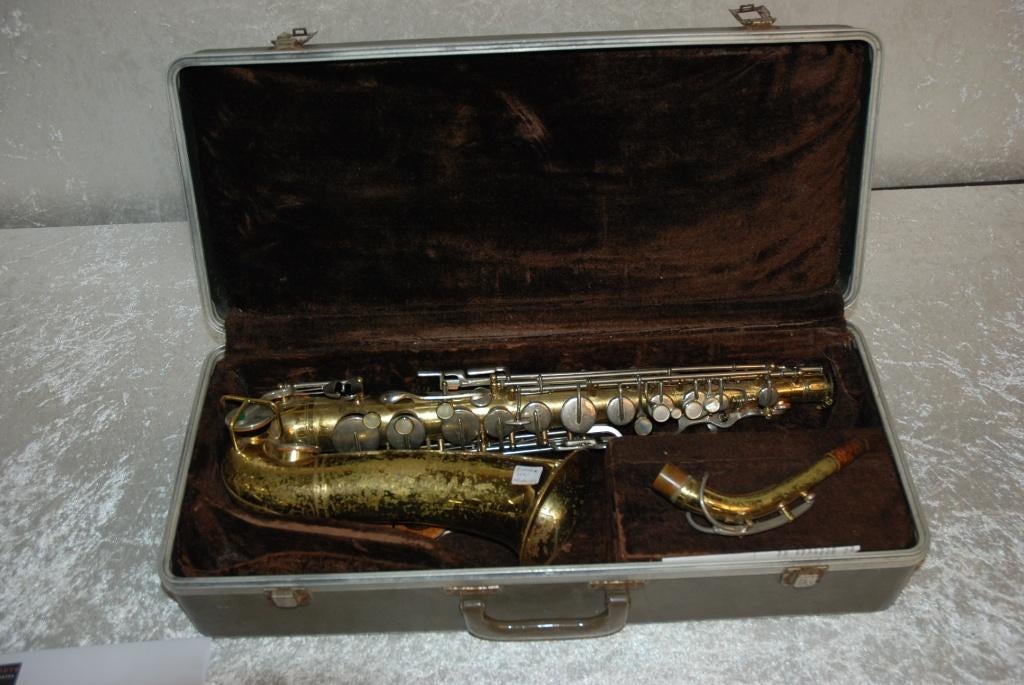 Buescher Aristocrat Alt Saxofoon met koffer,   <26260152>, Muziek en Instrumenten, Gebruikt, ., Ophalen of Verzenden, .