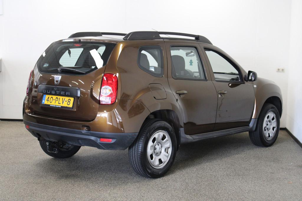Dacia Duster 1.6 Lauréate 2wd (bj 2011), Voorwielaandrijving, Euro 5, Stof, Gebruikt