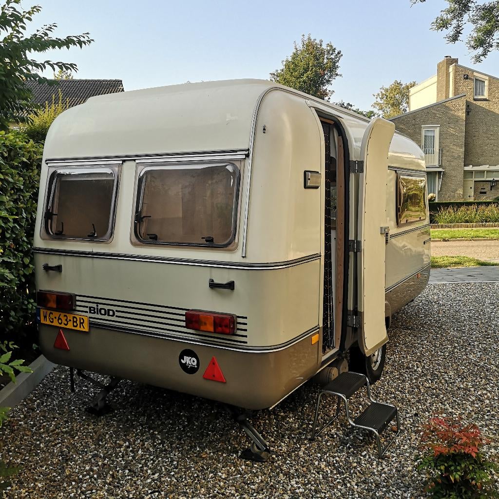 Unieke opgeknapte Biod 400 TL 199) - instapklaar & compleet!, Caravans en Kamperen, Caravans, Rondzit, Particulier, Kachel, 4 tot 5 meter