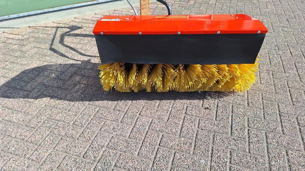 veegborstel voor tuintrekker 100 cm, Tuin en Terras, Zitmaaiers, Ophalen, Gebruikt, Industriepark 2a 9351PA Leek, H.O.Albert Ale Slotema
