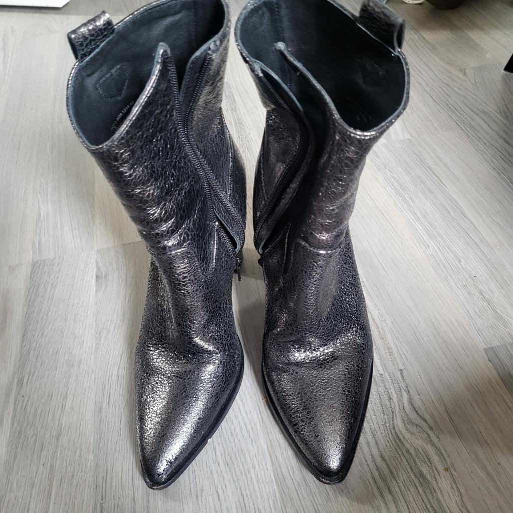 Bronx next americana maat 40 enkellaarsjes zilver, Kleding | Dames, Schoenen, Ophalen of Verzenden, Zo goed als nieuw, Overige kleuren