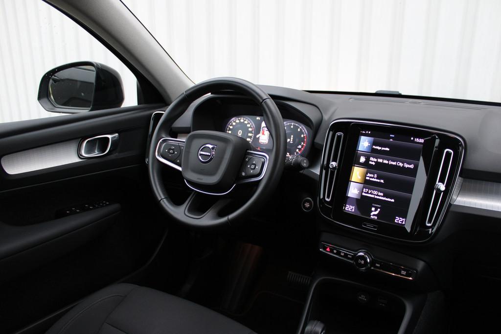 Volvo XC40 1.5 T2 Momentum | Incl. 12 maanden garantie | App, Auto's, 12 maanden, Gebruikt, Zwart, Origineel Nederlands