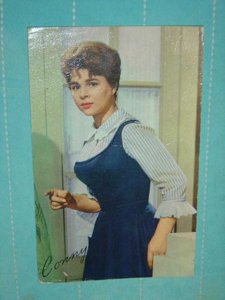 4) Kleuren ansichtkaart Conny Froboess, Verzamelen, Ophalen of Verzenden, 1960 tot 1980, Gelopen, Sterren en Beroemdheden