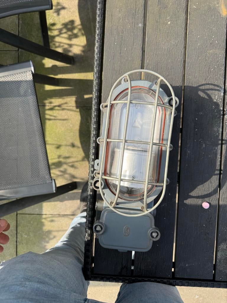 Oude industriële lamp - ijzer en dik glas, Ophalen, Gebruikt