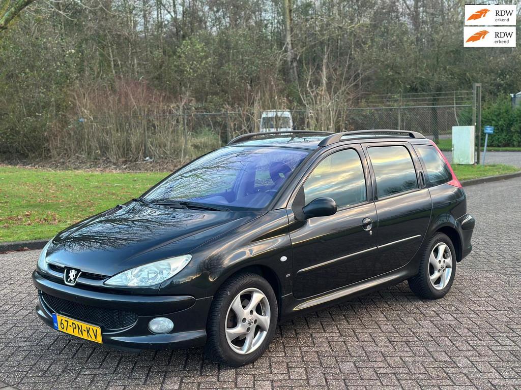 Peugeot 206 SW 1.4-16V XS Pack TREKHAAK CLIMA ELEKTRISCHE RA, Voorwielaandrijving, 4 cilinders, Zwart, Origineel Nederlands