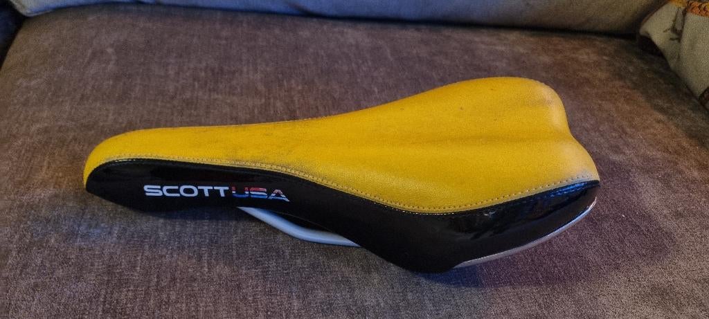 Scott USA fietszadel leer geel met zwart, Fietsen en Brommers, Ophalen of Verzenden, Zo goed als nieuw