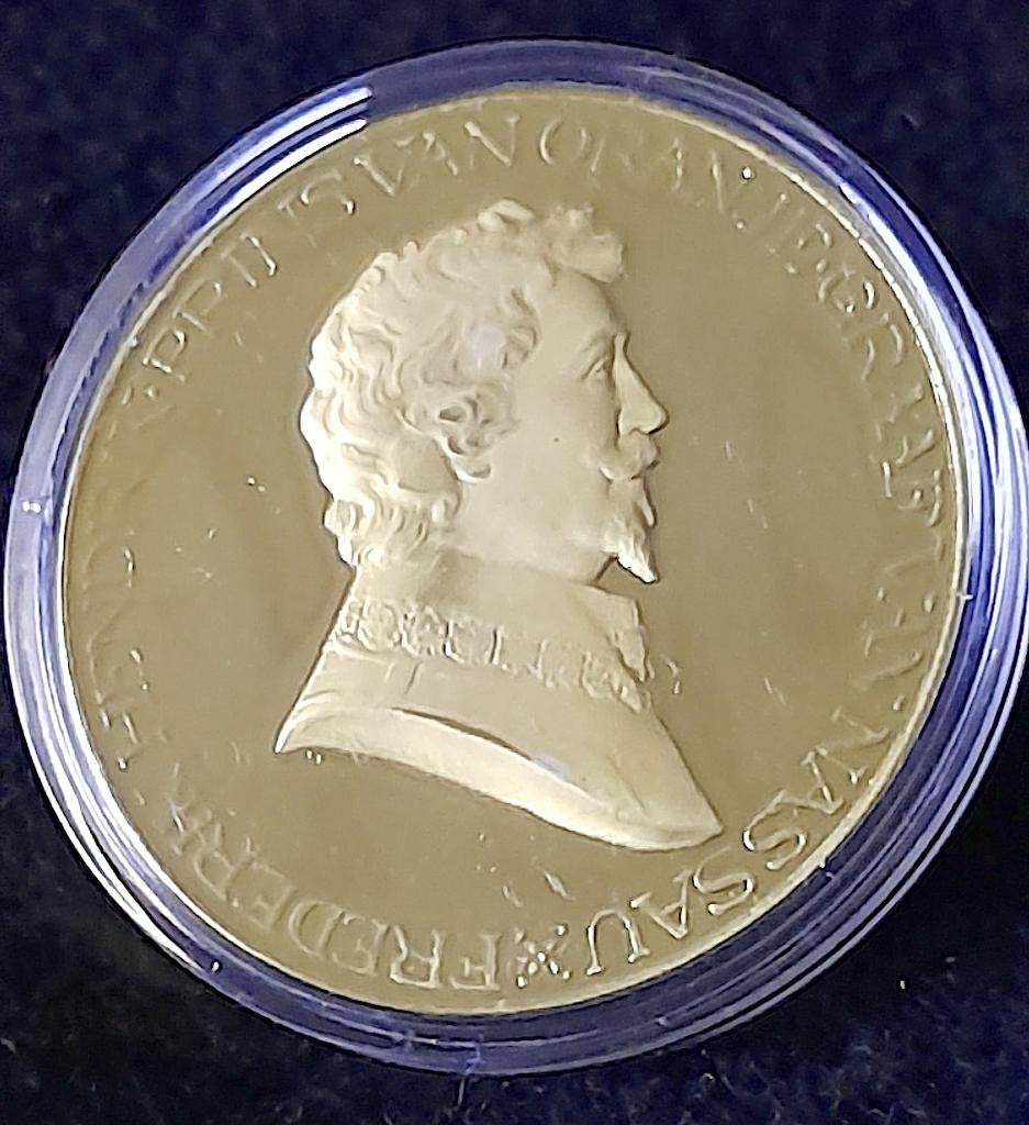 penning Frederik Hendrik 1548-1647 verguld brons, Postzegels en Munten, Penningen en Medailles, Ophalen of Verzenden, Brons, Nederland