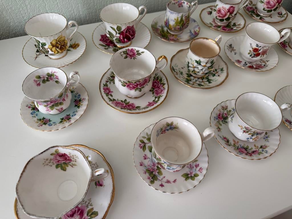 15 Antieke Engelse Kopjes - Royal Albert High Tea Set, Ophalen of Verzenden