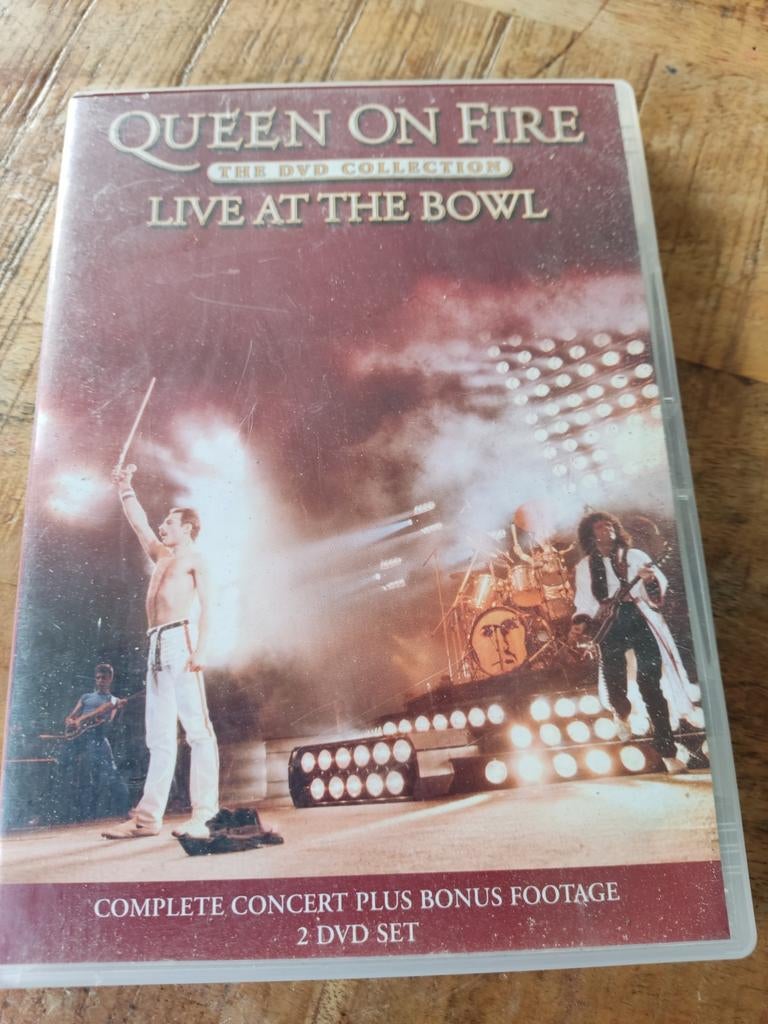 Queen On Fire: Live At The Bowl DVD - Complete Concert, Gebruikt, Alle leeftijden, Boxset, Muziek en Concerten