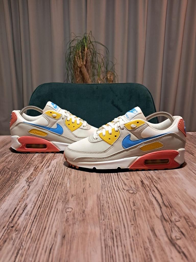 Nike Air Max 90 'University Blue' Size 37,5, Wit, Nike, Ophalen of Verzenden, Sneakers of Gympen