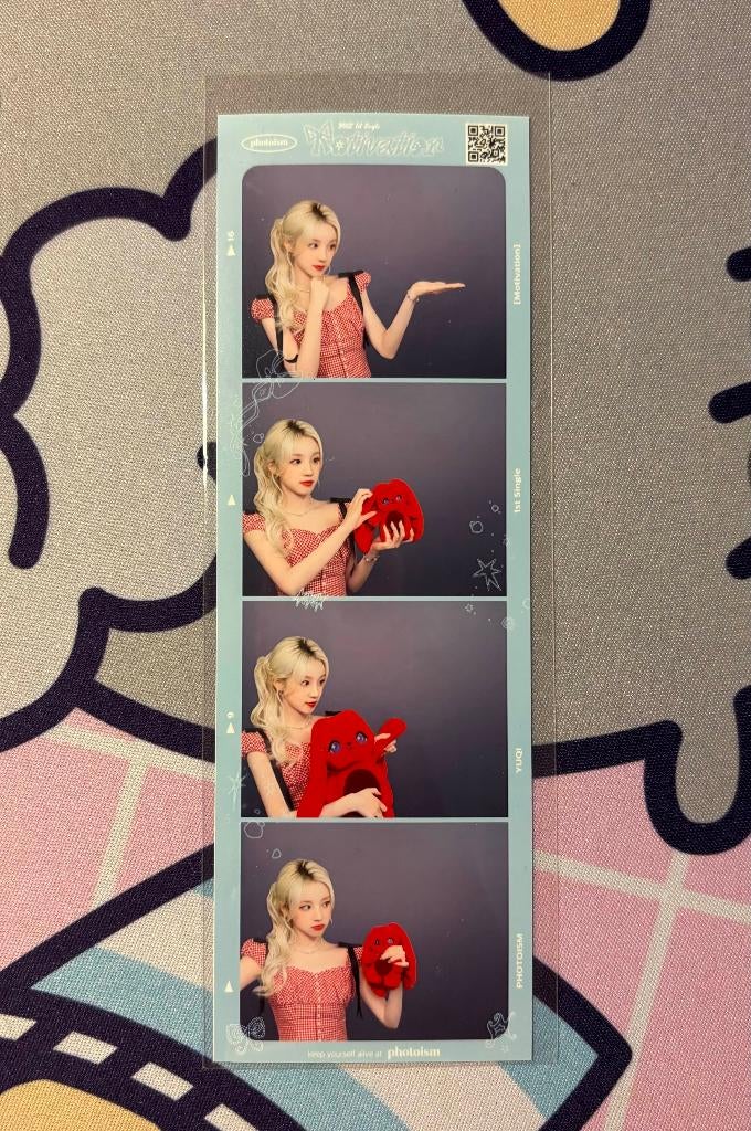 Yuqi x Photosim motivation 4cut, Ophalen of Verzenden, Nieuw, Foto of Kaart