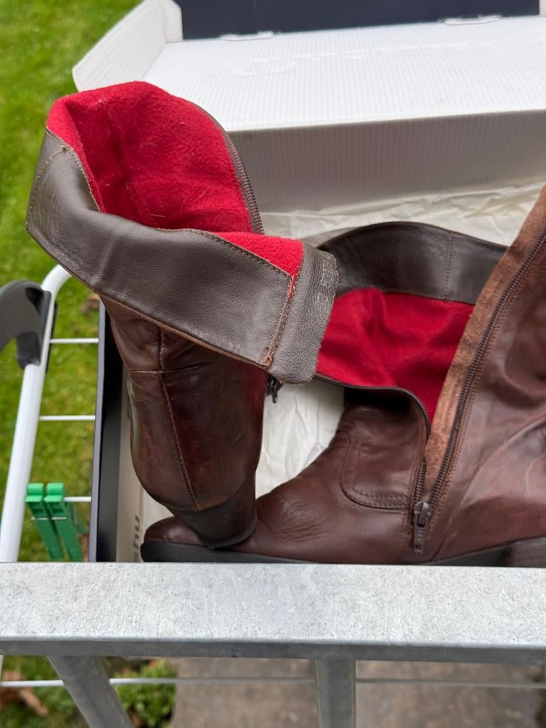 Think! Bruine laarzen met rode voering, mt 38, Kleding | Dames, Schoenen, Zo goed als nieuw, Lage of Enkellaarzen, Bruin, Ophalen of Verzenden