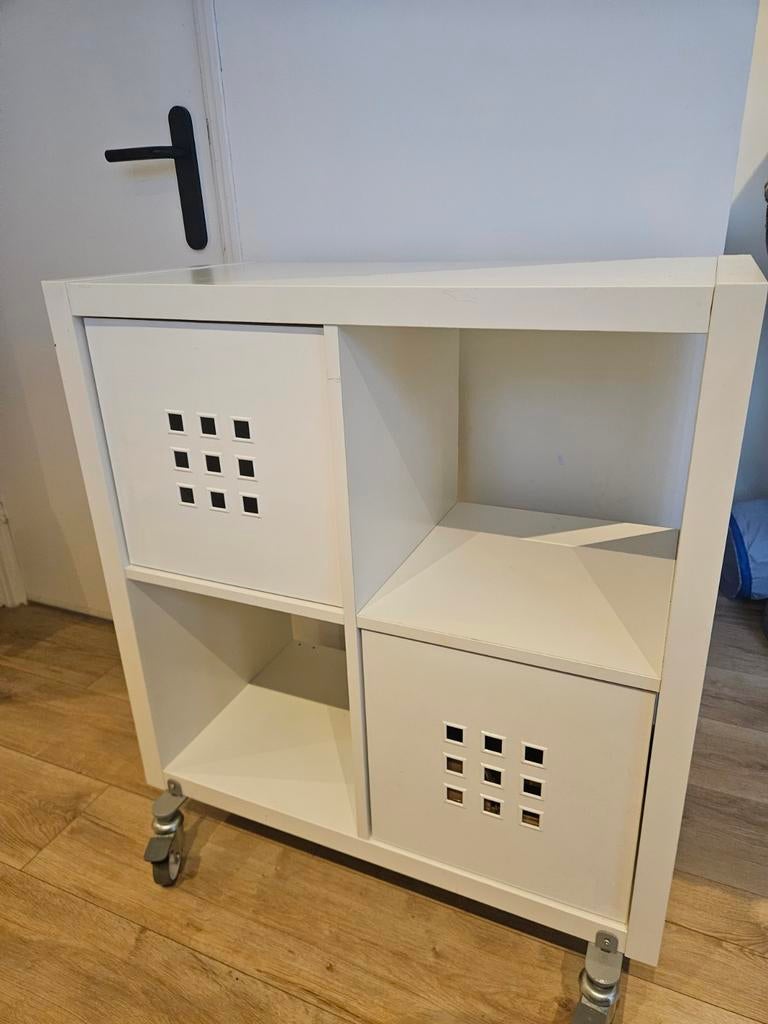 Ikea Kallax 4 vakken op wielen + 2 inzetstukken, Huis en Inrichting, Gebruikt, Minder dan 100 cm, Modern, 25 tot 50 cm