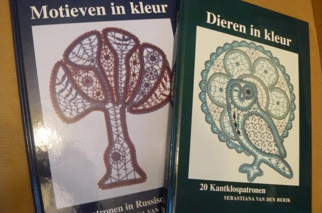 SEBASTIANA VAN DEN HERIK / patronen / Dieren / Motieven, Hobby en Vrije tijd, Kantklossen, Zo goed als nieuw, Garen, Ophalen of Verzenden