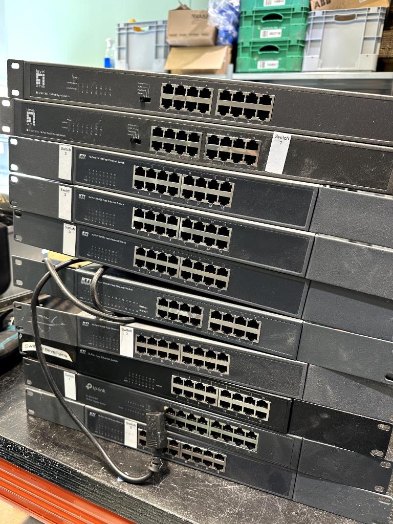 Netwerk switches – partij (9 stuks) – één prijs, Ophalen of Verzenden, Zo goed als nieuw, Overige typen