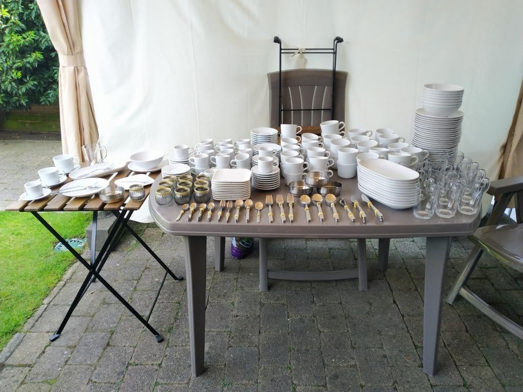 Servies & Bestek - IKEA - Borden, Kommen, Bestek, Huis en Inrichting, Keuken | Servies, Gebruikt, Keramiek, Ophalen of Verzenden