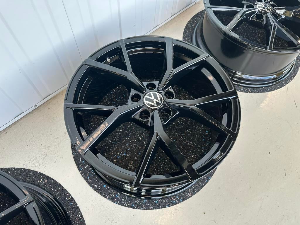 19'' VW Golf 8R GTI Estoril Zwart 5H0601025 Velgen, 19 inch, Velg(en), Nieuw, Ophalen of Verzenden