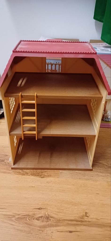 Leuk 3-verdiepingen poppenhuis met trap, Ophalen, Gebruikt, Poppenhuis