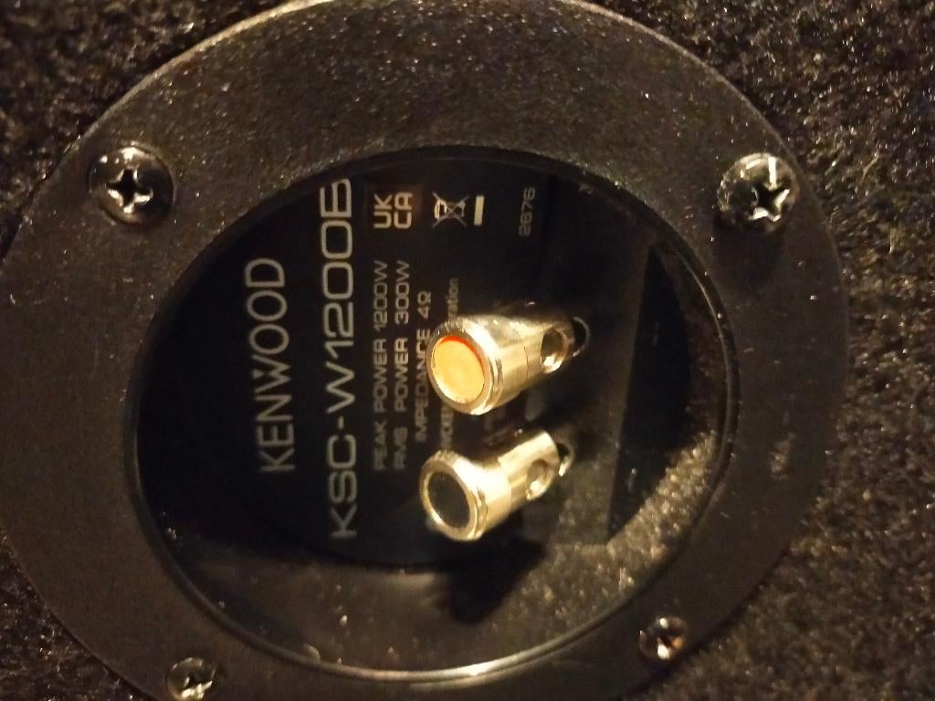 Auto subwoofer kenwood 300rms met versterker 560w excaliber, Auto diversen, Autospeakers, Ophalen, Gebruikt