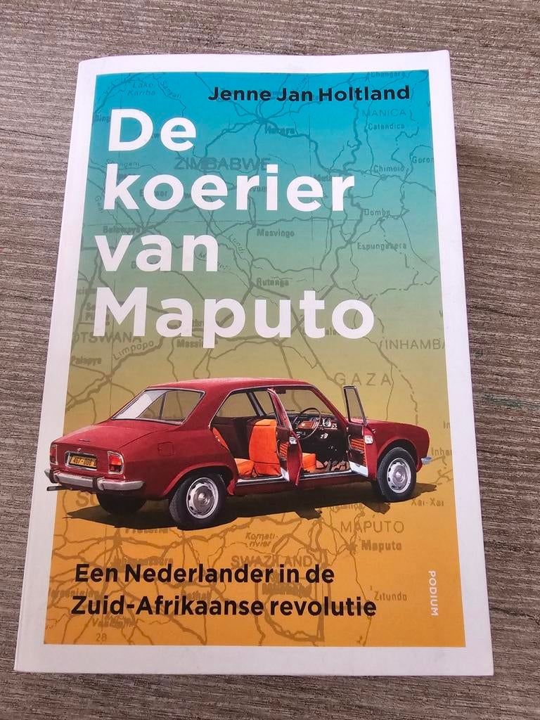 De koerier van Maputo - Jenno Jan Holtland, Ophalen of Verzenden, Gelezen, Jenne Jan Holtland