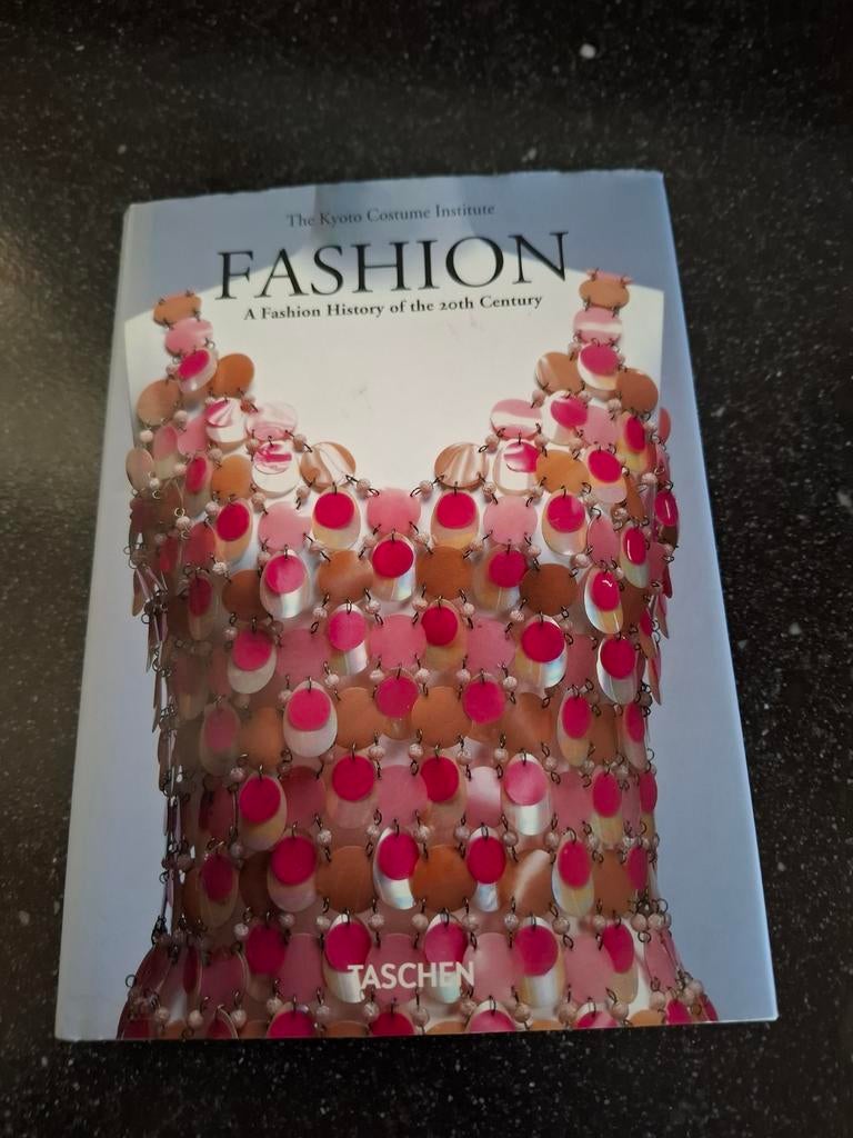 Boek over mode , Fashion., Ophalen of Verzenden, Mode algemeen