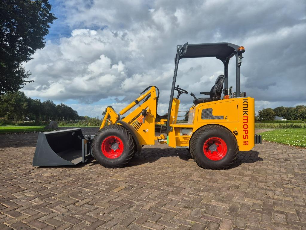 Knikmops 250, Ophalen, Wiellader of Shovel