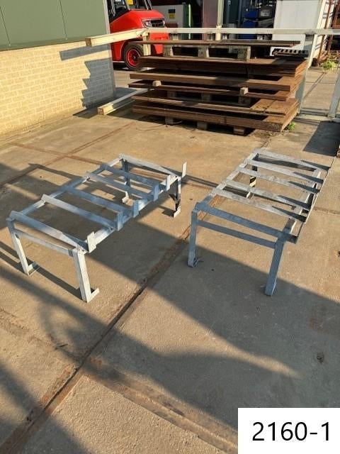 2160. Vatenstelling / vulstation / Olievat rekken, Ophalen