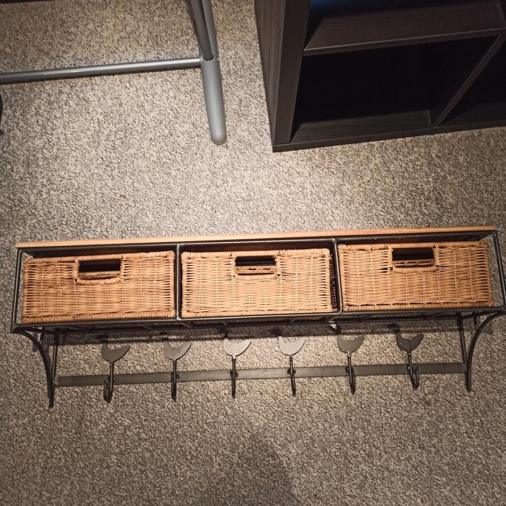 Wandkapstok met manden, Huis en Inrichting, Woonaccessoires | Kapstokken, Gebruikt, Minder dan 100 cm, Metaal, Ophalen