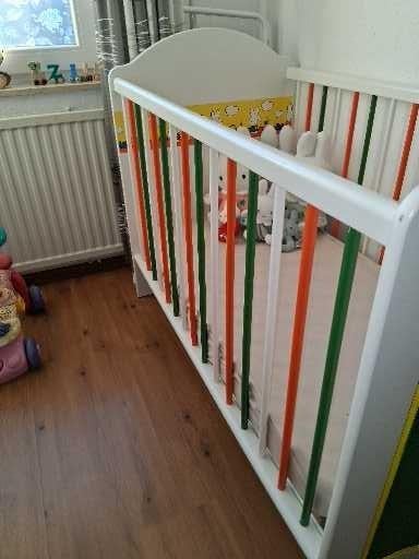 T.k. bedje met Nijntje erop. Babyledikant, Ophalen, Gebruikt, Minder dan 140 cm, Matras