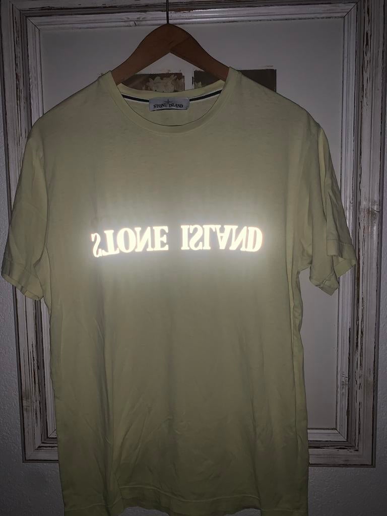 Stone Island T-shirt - Reflecterend Logo Authentiek, Ophalen of Verzenden, Zo goed als nieuw, Overige maten, Geel