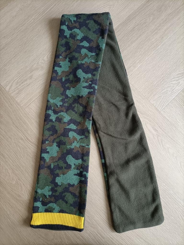 Legergroene sjaal van de Hema, 134 t/m 140, Jongen of Meisje, Ophalen of Verzenden, Zo goed als nieuw