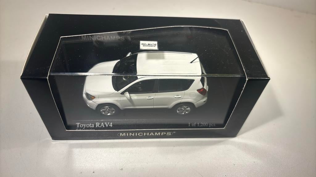 Toyota ra4a minichamps 1.43, Hobby en Vrije tijd, Modelauto's | 1:43, Ophalen of Verzenden, A, A, A