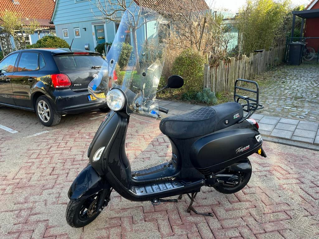 GTS Toscana Dynamic scooter mat zwart, blauw kenteken, Gebruikt, Benzine, Ophalen, Overige merken