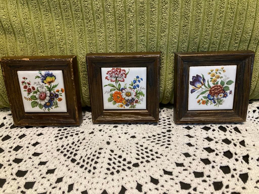 3 miniatuur tegeltjes bloemen (070426), Ophalen of Verzenden