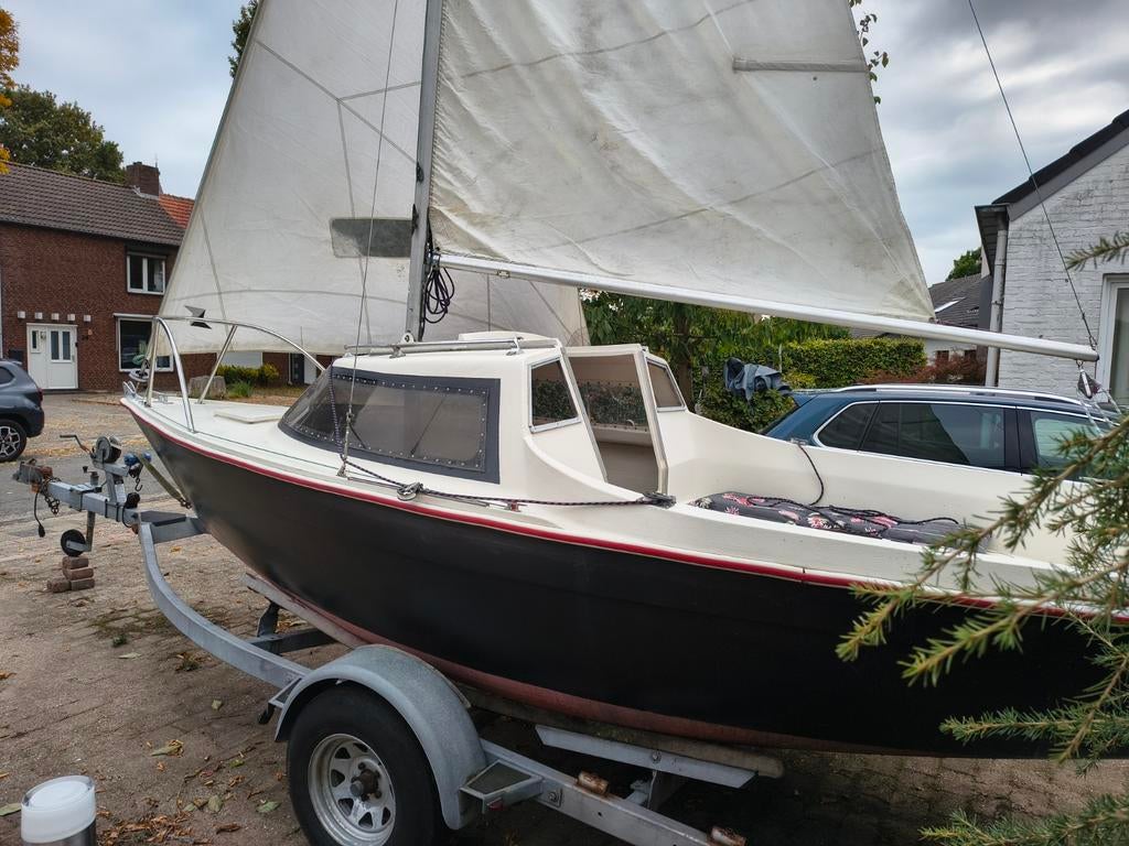 Daysailer SAILFISH 18 rolfok, hefkiel en trailer, Watersport en Boten, Ophalen, Gebruikt, Overige typen, 3 tot 6 meter