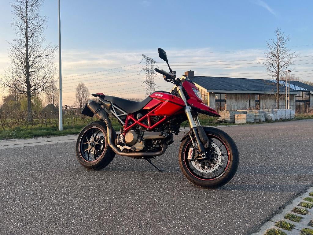 Ducati Hypermotard 1100S