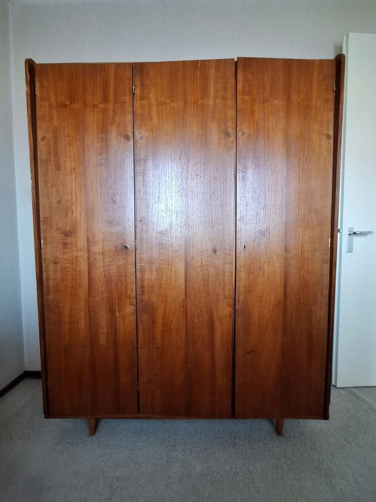 Te koop:  Vintage kledingkast, Huis en Inrichting, Kasten | Kledingkasten, Ophalen, Gebruikt, 100 tot 150 cm, Met plank(en)